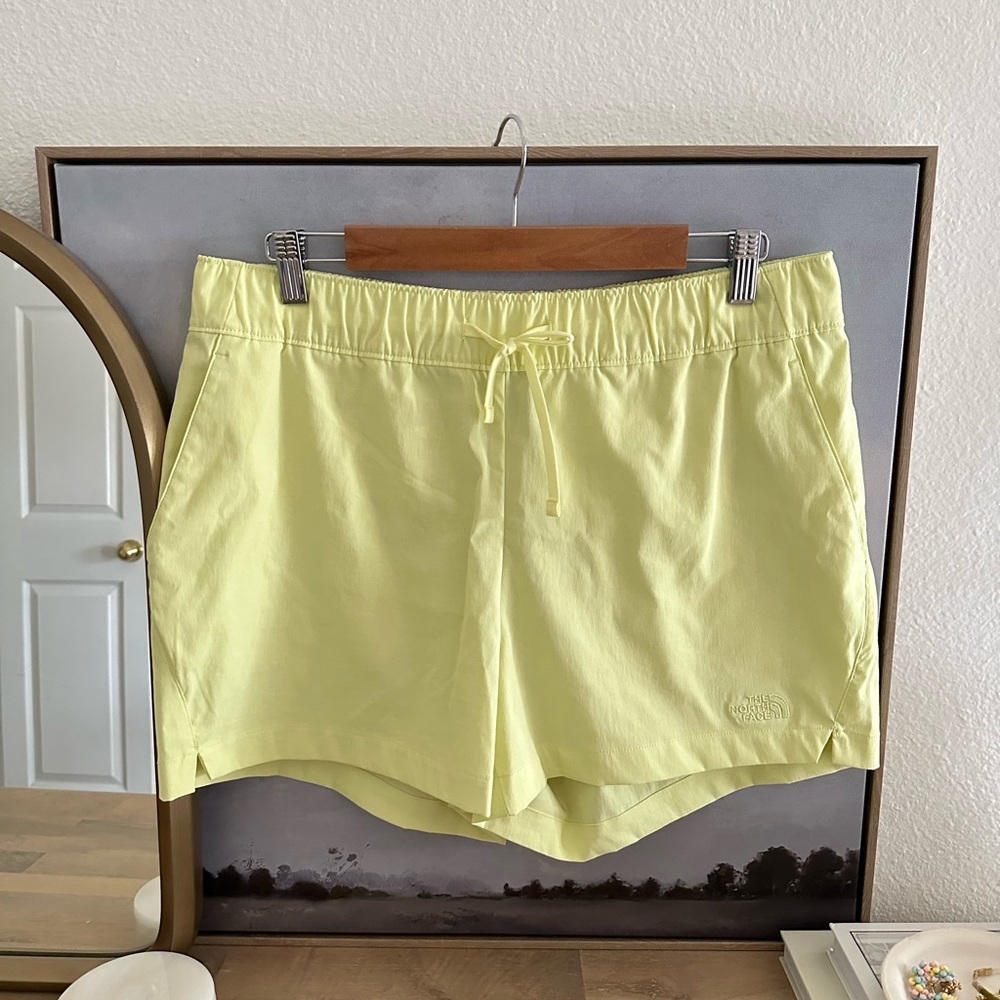 The North Face Pale Lime Yellow Shorts Sz Large